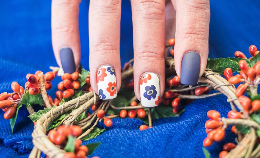 Fall colored flowers manicure nail art ideas