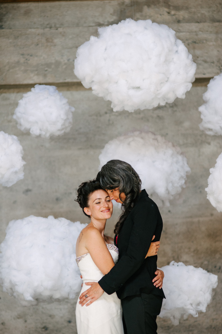 Hanging cloud photo backdrop