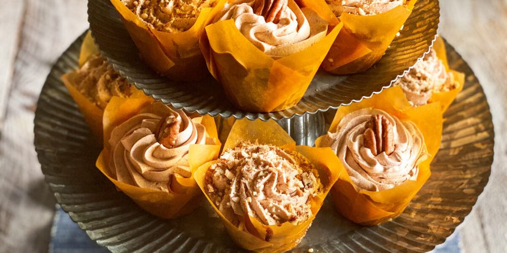 Pecan cupcakes with cinnamon buttercream frosting best thanksgiving desserts