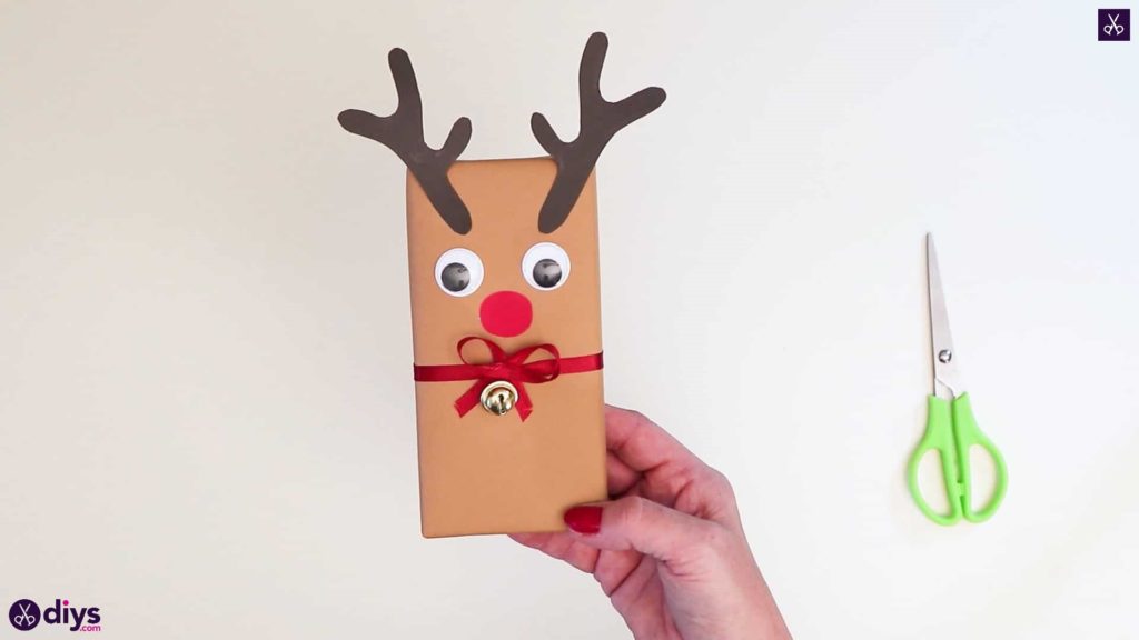Reindeer gift wrap fun family crafts