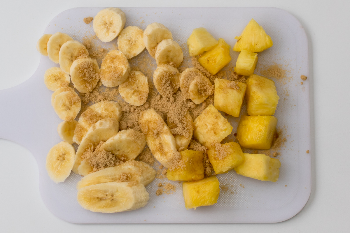 Tropical oatmeal with caramelized fruit step2