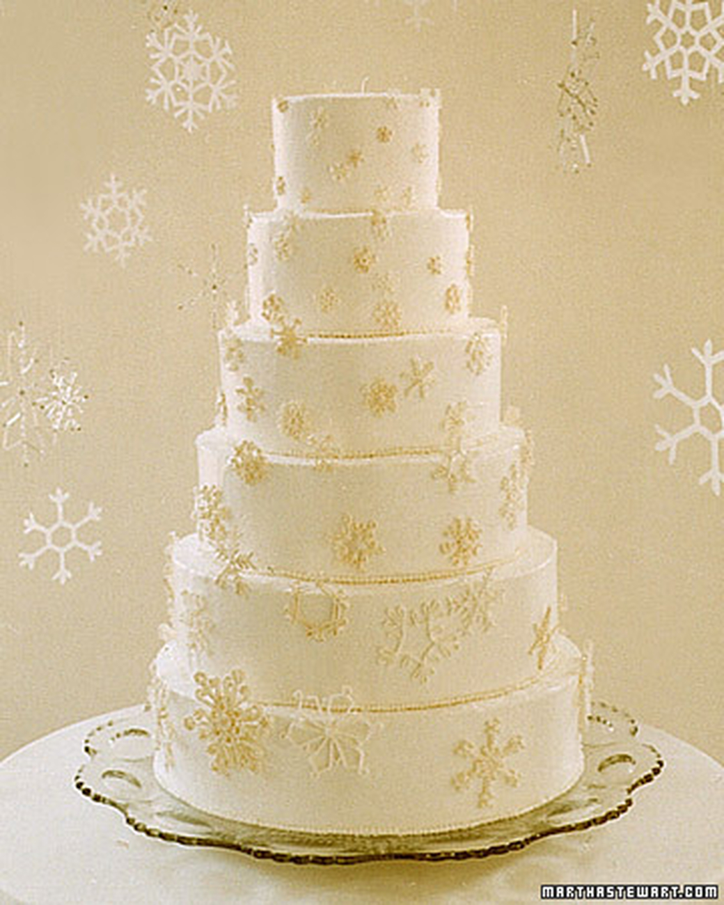 Cascading Snowflake Cake - Christmas Wedding Idea