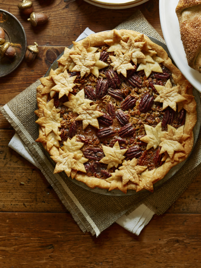 Granola Pecan Pie - Thanksgiving Desserts for Kids