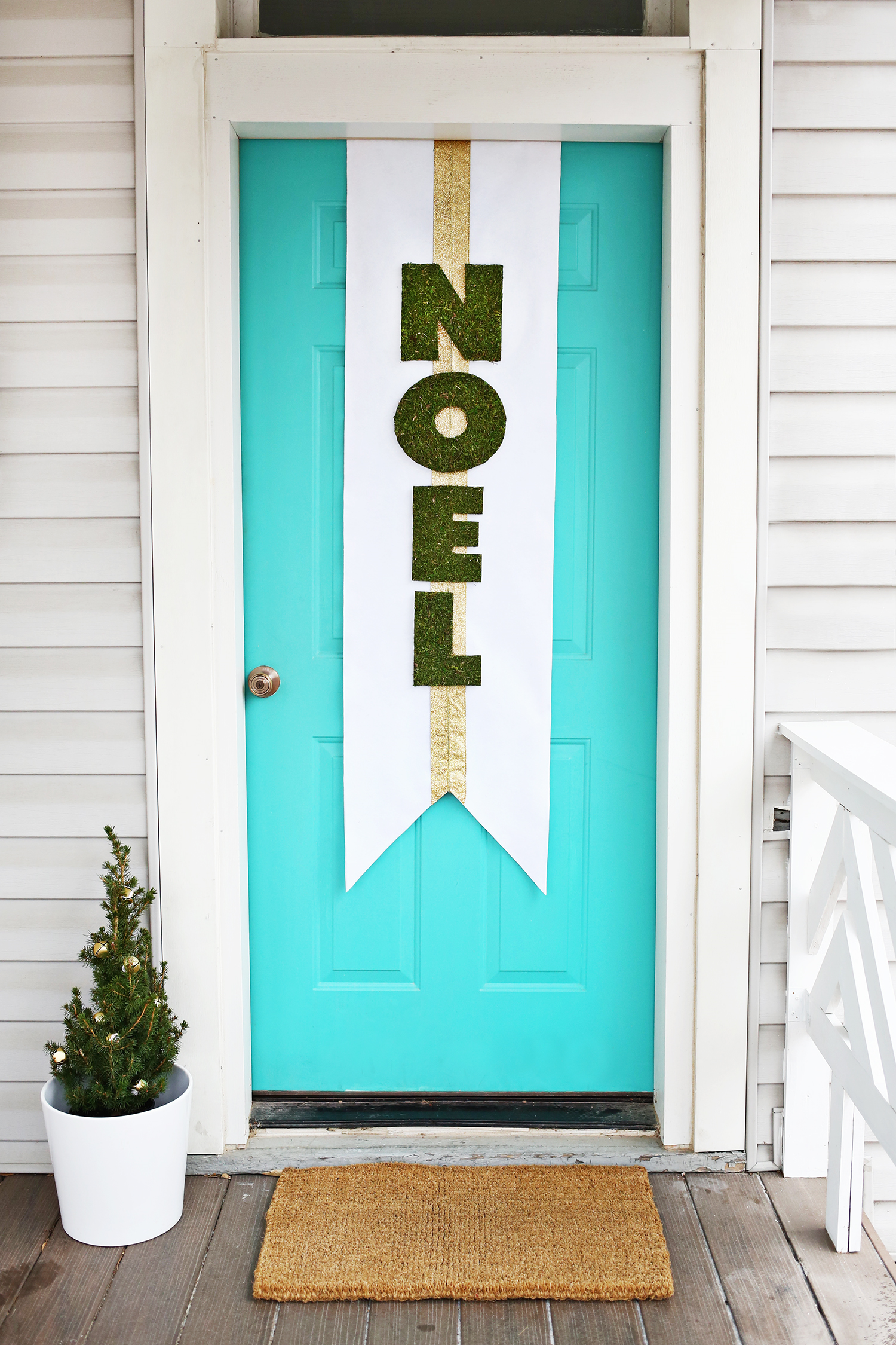 Diy holiday door banner