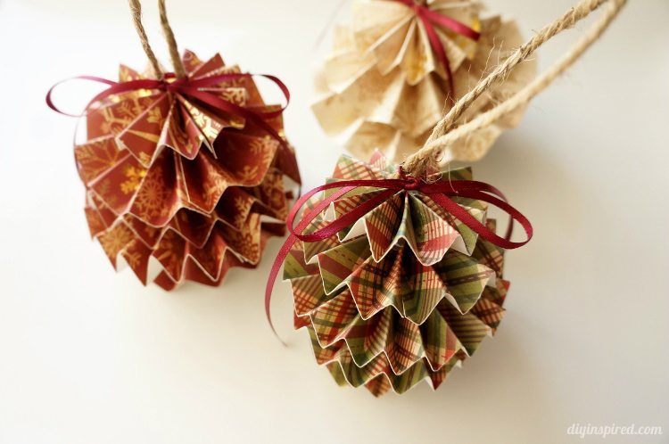 Paper Stacked Starburst - DIY Christmas Ornaments