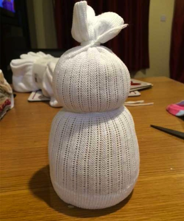 How to make sock snowmen neck