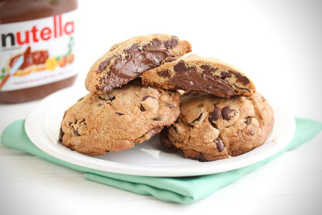 Nutella stuffed chocolate chip cookies