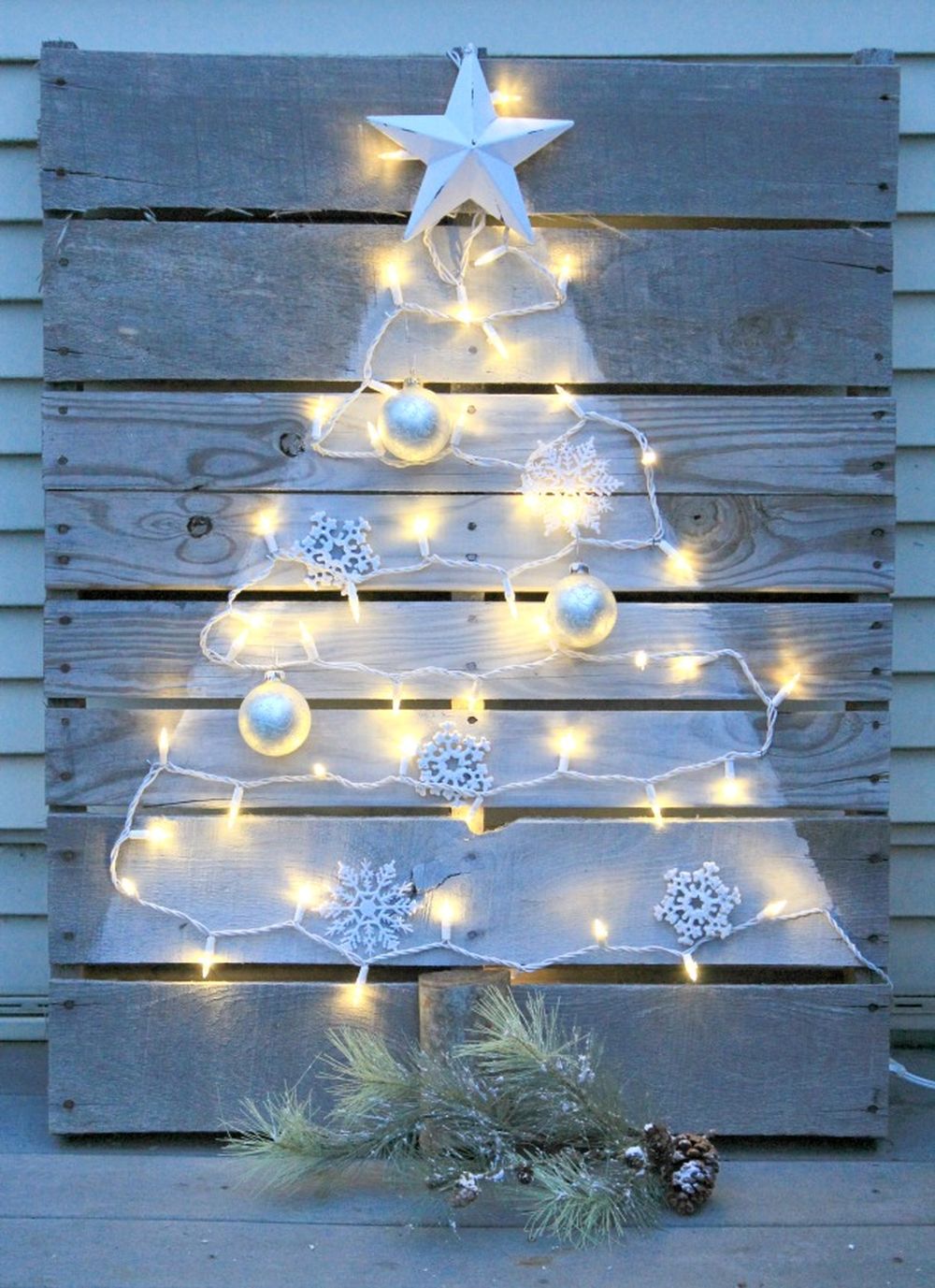 Pallet outdoor porch christmas trees