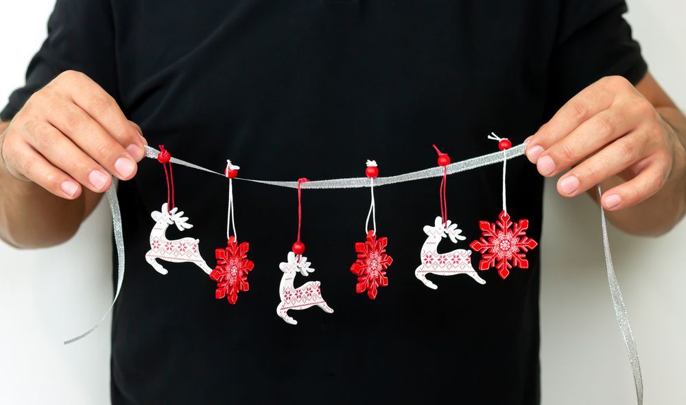 Reindeer & snowflakes diy christmas garland