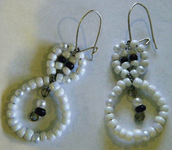Snowman bead earrings