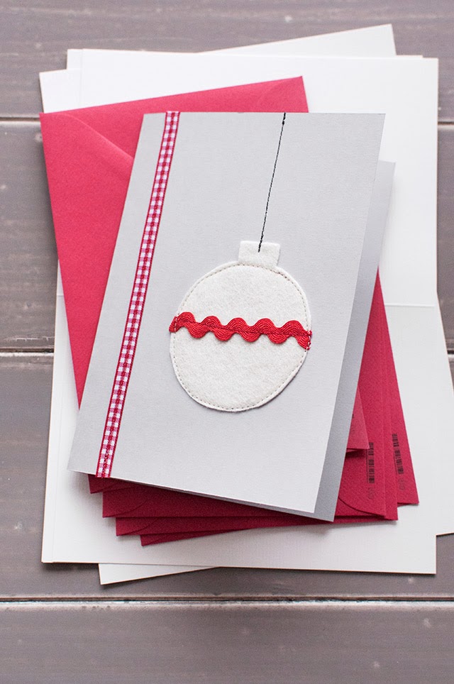 Make Your Own Christmas Cards with Felt and Ribbon