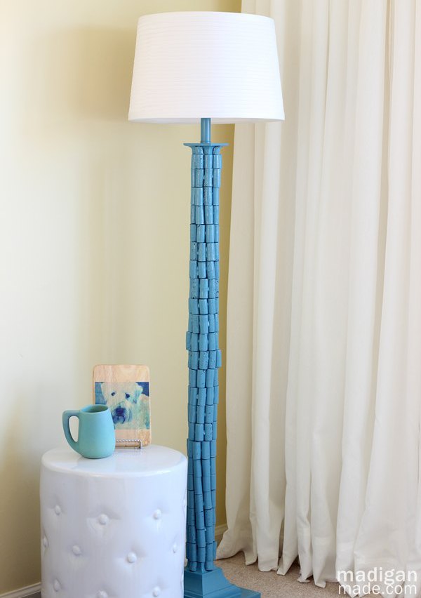 How to makeover a lamp with paint and wine corks 00