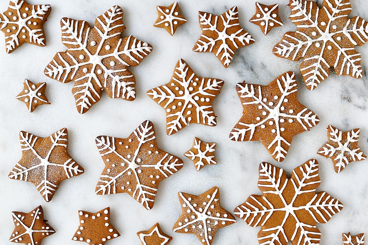 Iced gingerbread cookies