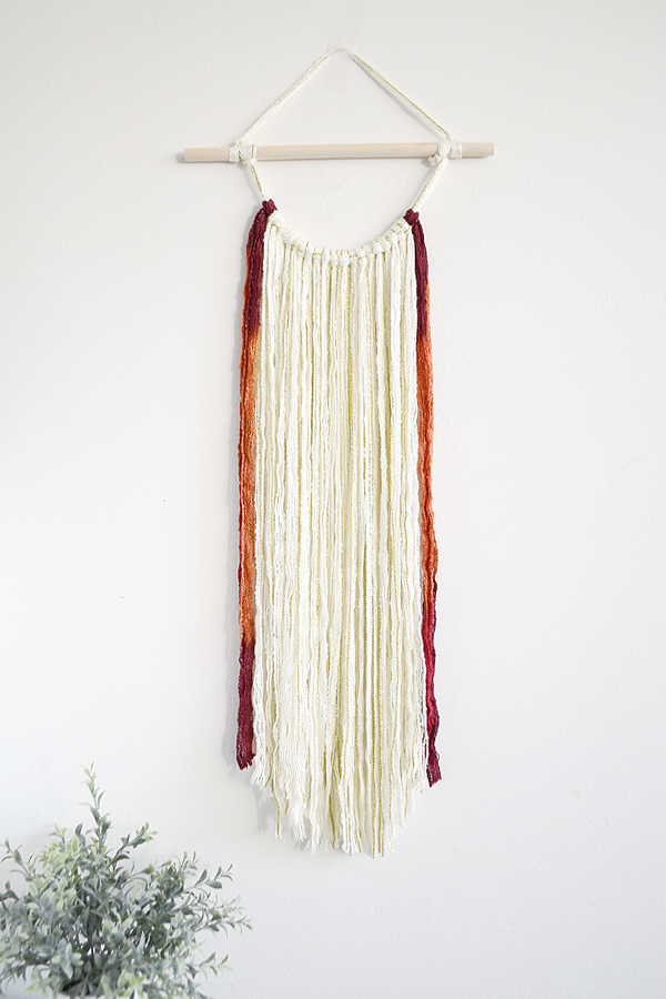 Yarn wall hanging simple