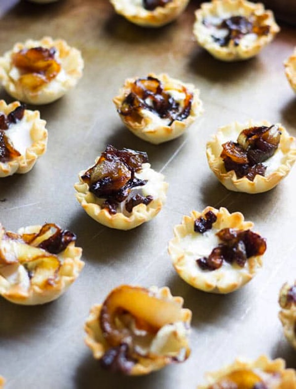 Baked brie and caramelized onion cups