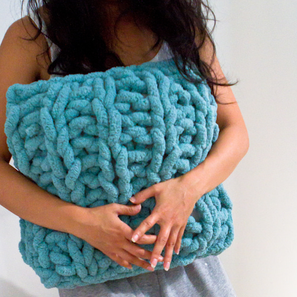 Bulky knitted pillow case