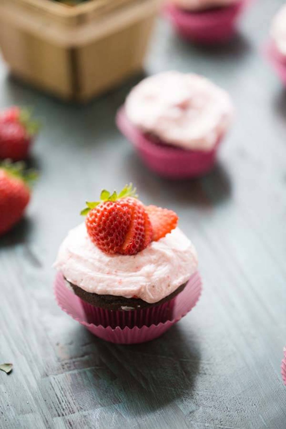 Chocolate cupcakes with strawberry frosting valentine's day chocolate covered strawberries 