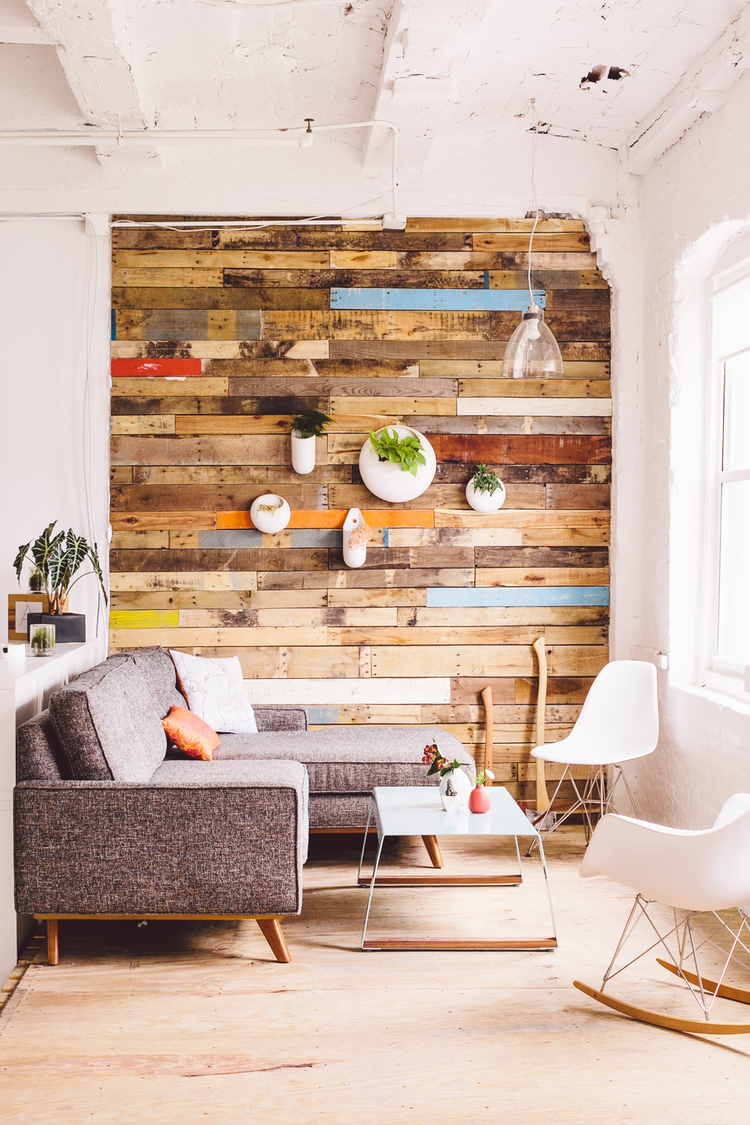 Diy pallet accent wall