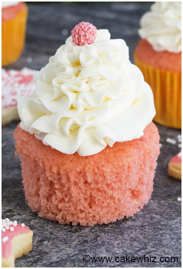 Champagne Cupcakes with Champagne Buttercream - Valentine's Desserts