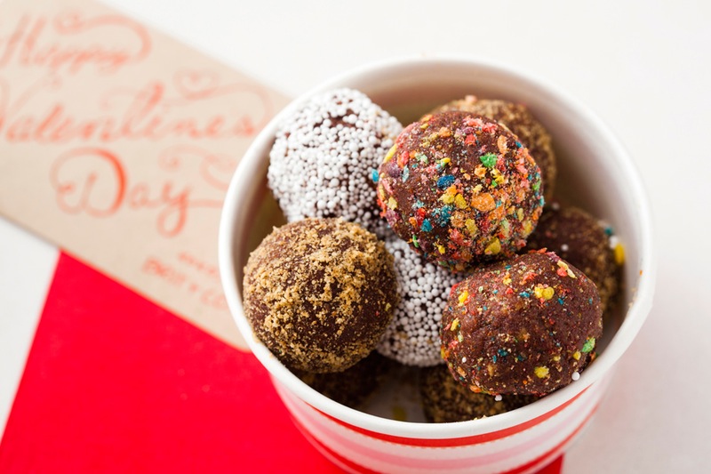 No-Bake Bourbon Balls - Valentine's Day Gifts for Your Husband