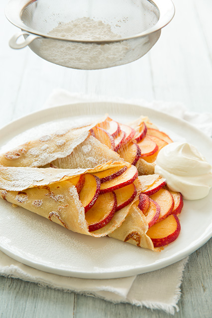 Peaches and cream crepes