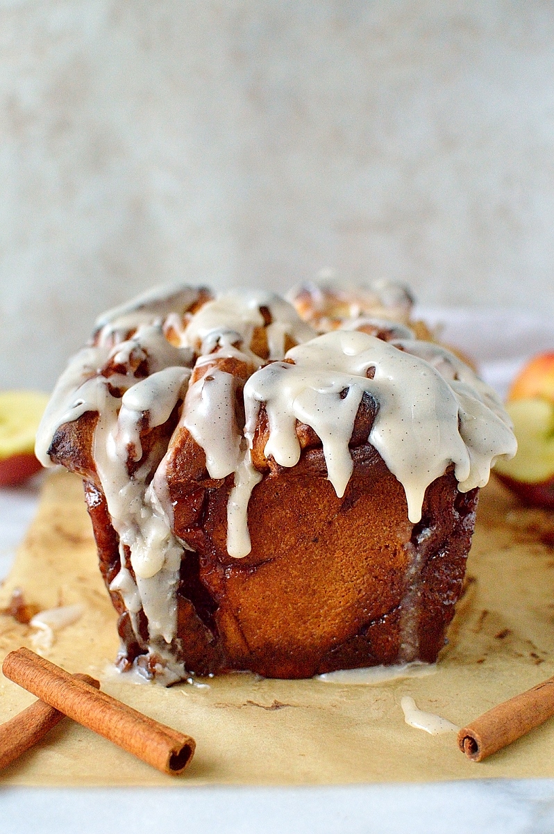 Apple cinnamon pull apart bread