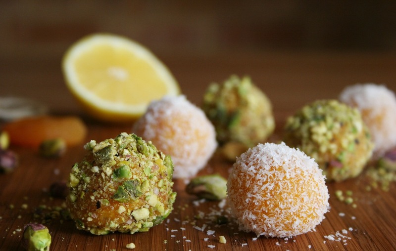 Apricot with pistachio and coconut