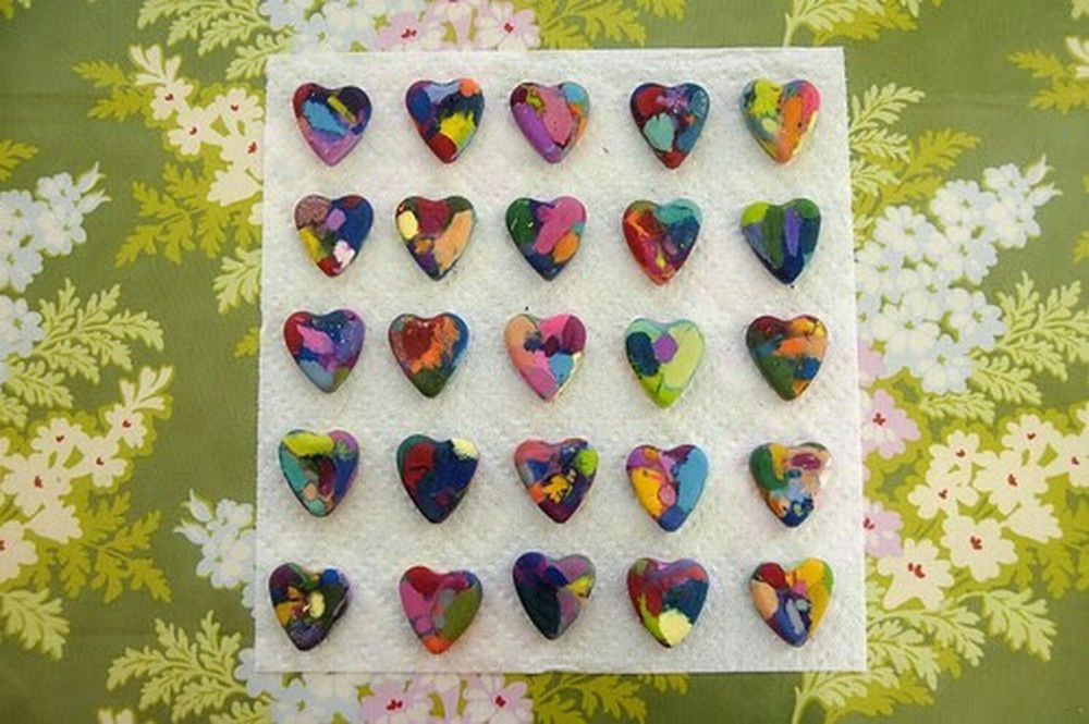 Melted crayons valentine's day diy craft ideas 