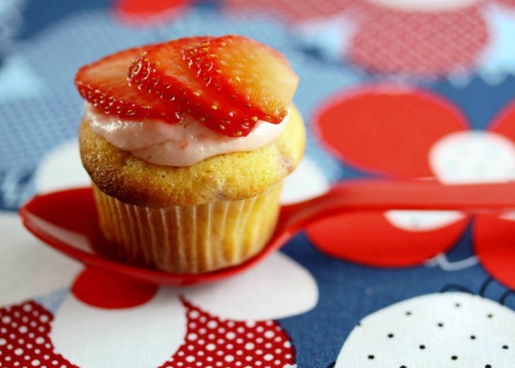 Strawberry rose mini cupcakes