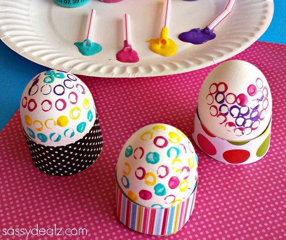 Straws and paint easter eggs