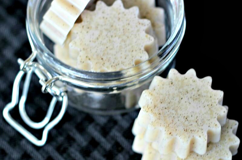 Coconut vanilla bean gummy snacks