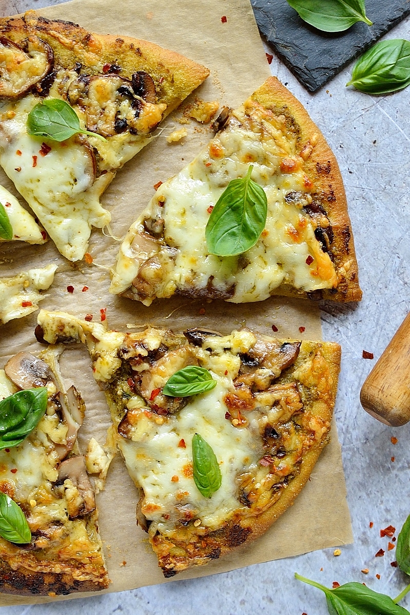 Mushroom & basil pesto pizza