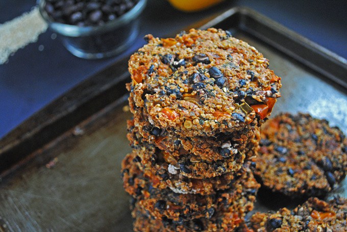 Black bean quinoa burgers