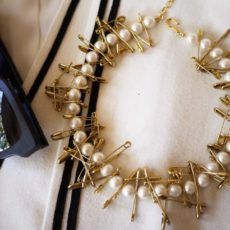 Pearls and angled pins choker