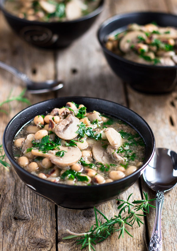 Rosemary black eyed pea soup with kale