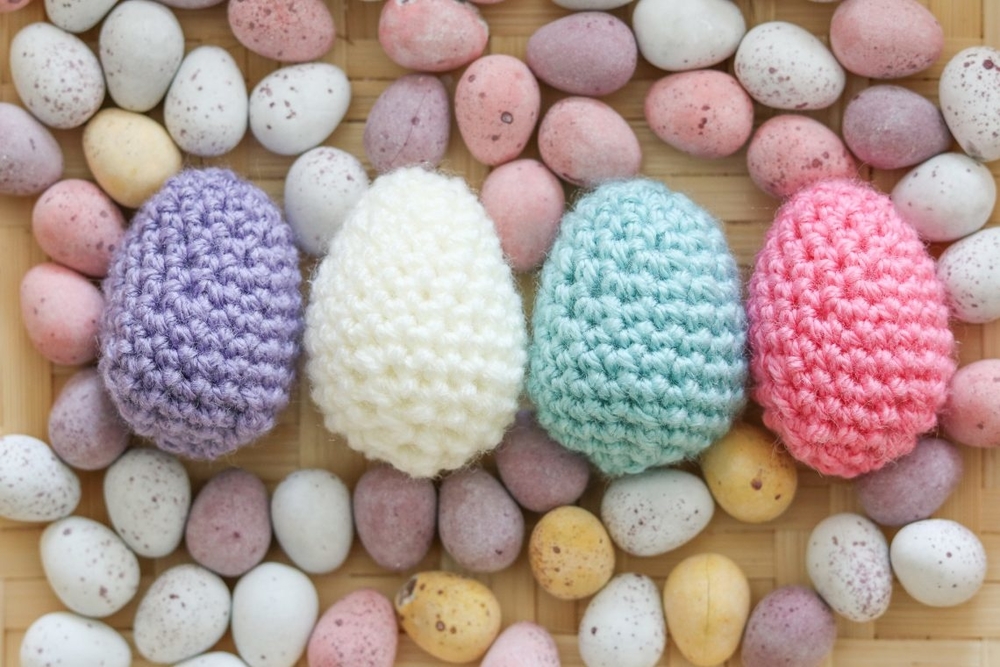 Pastel crochet egg crochet