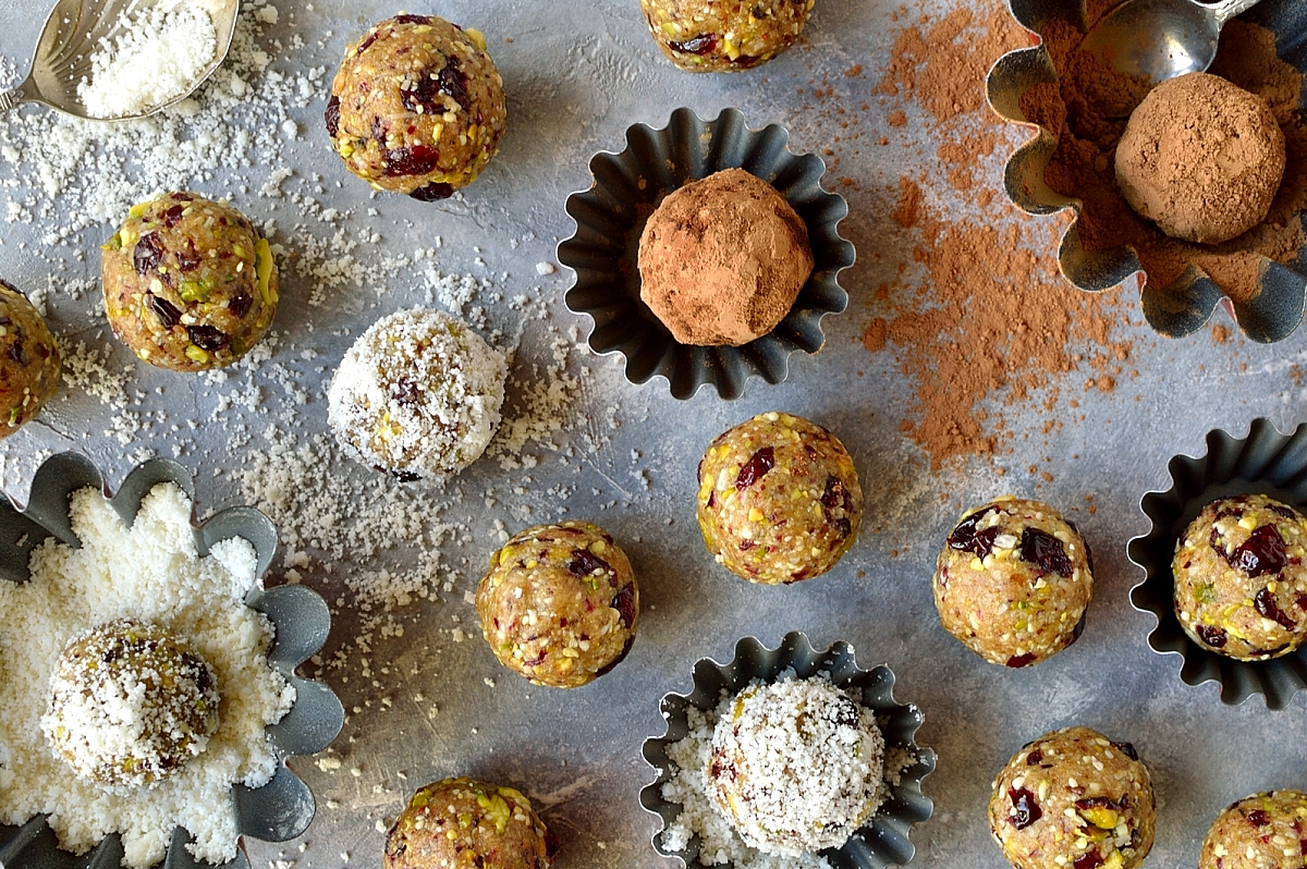 Pistachio, cranberry and coconut energy bites - easy to make energy bites that are high in protein and will keep you going!