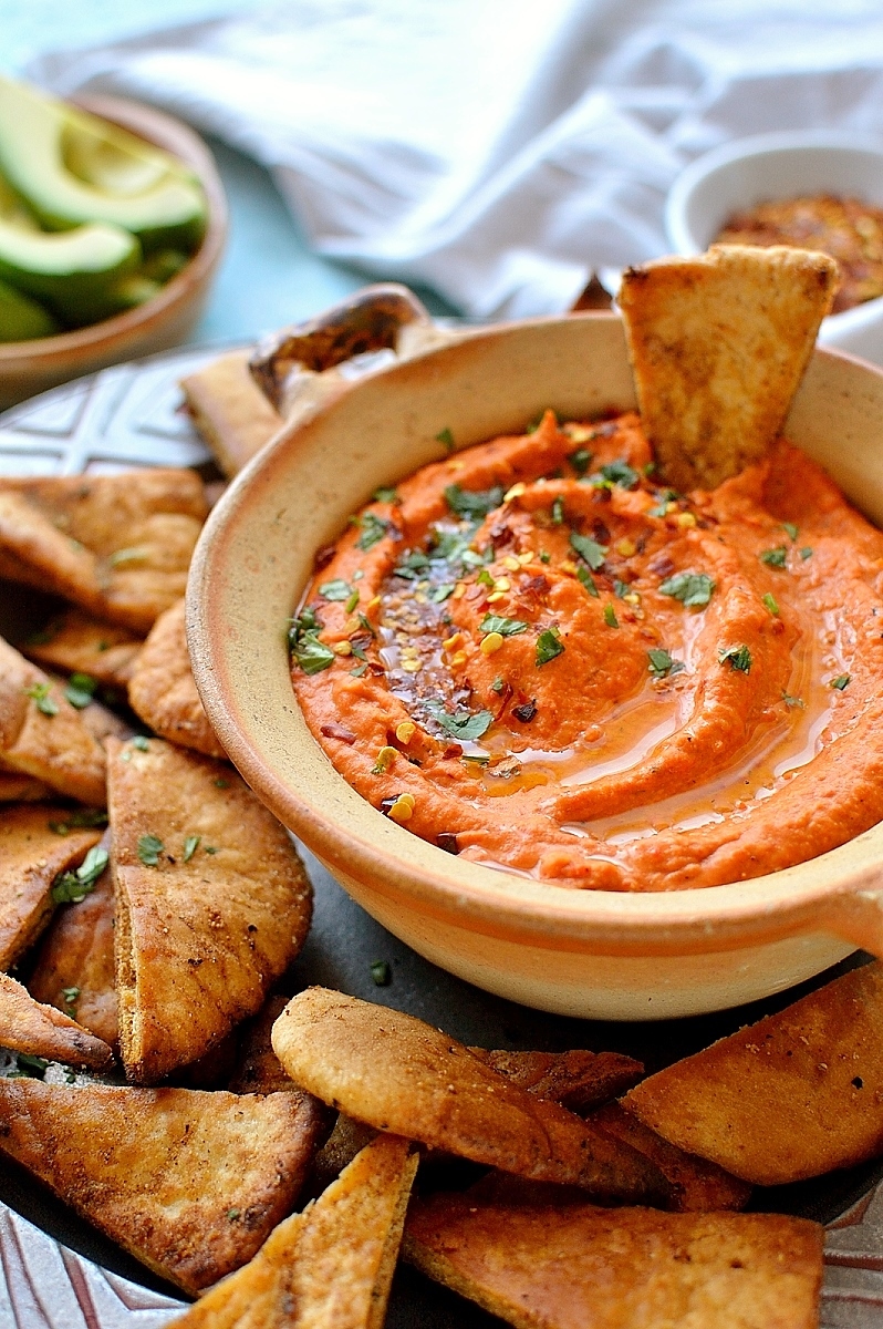 Roasted red pepper chilli hummus and pitta chips