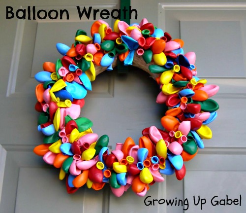 Balloon wreath diy
