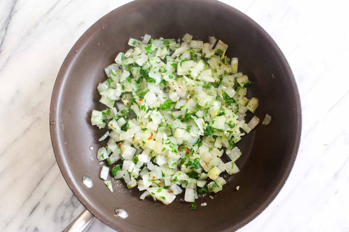 Vegetable paella add onion