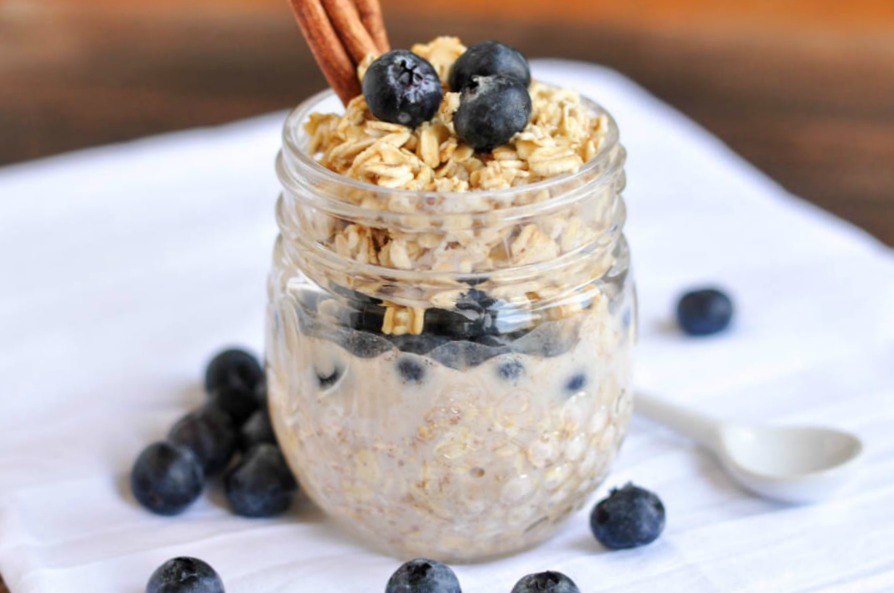 Blueberry muffin overnight oats