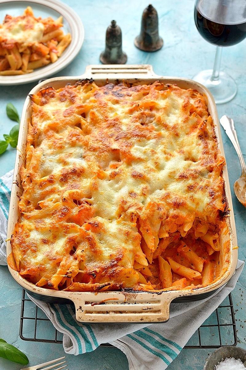 Butternut squash and ricotta pasta bake - a hearty, filling vegetarian meal that will please all the family!