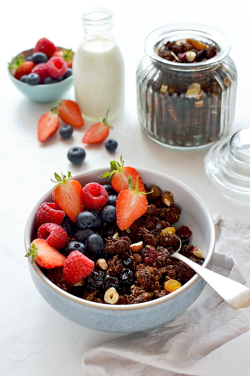 Chocolate berry granola - a healthy breakfast that almost tastes like dessert!