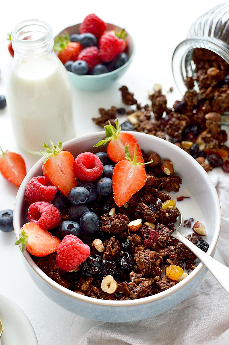 Chocolate berry granola - a healthy breakfast that almost tastes like dessert!