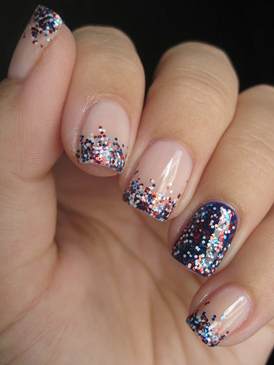 Show Off Your Patriotism with 4th of July Dip Nails