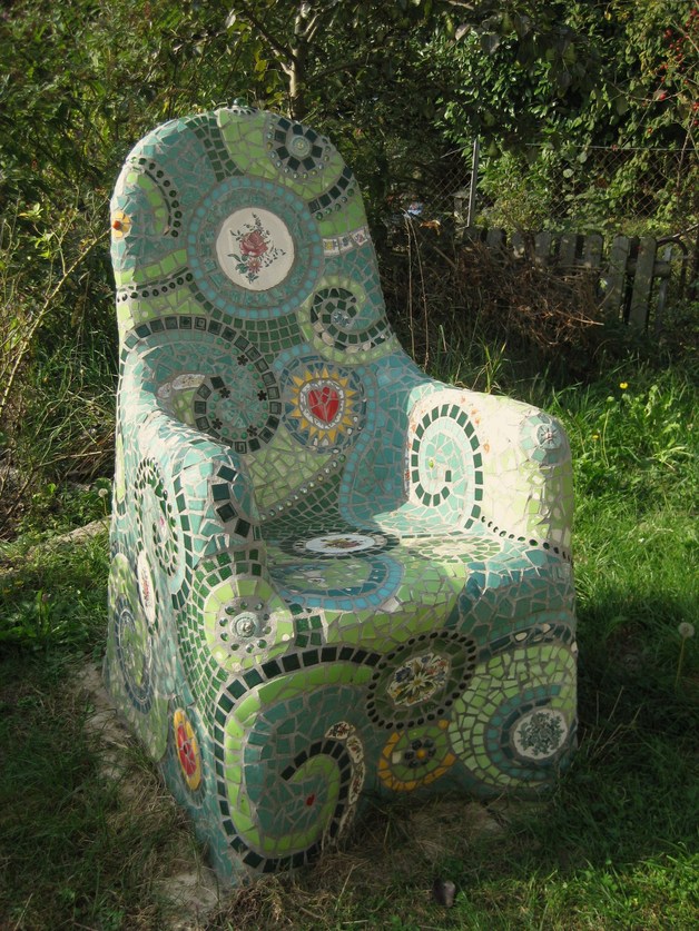 Mosaic garden throne