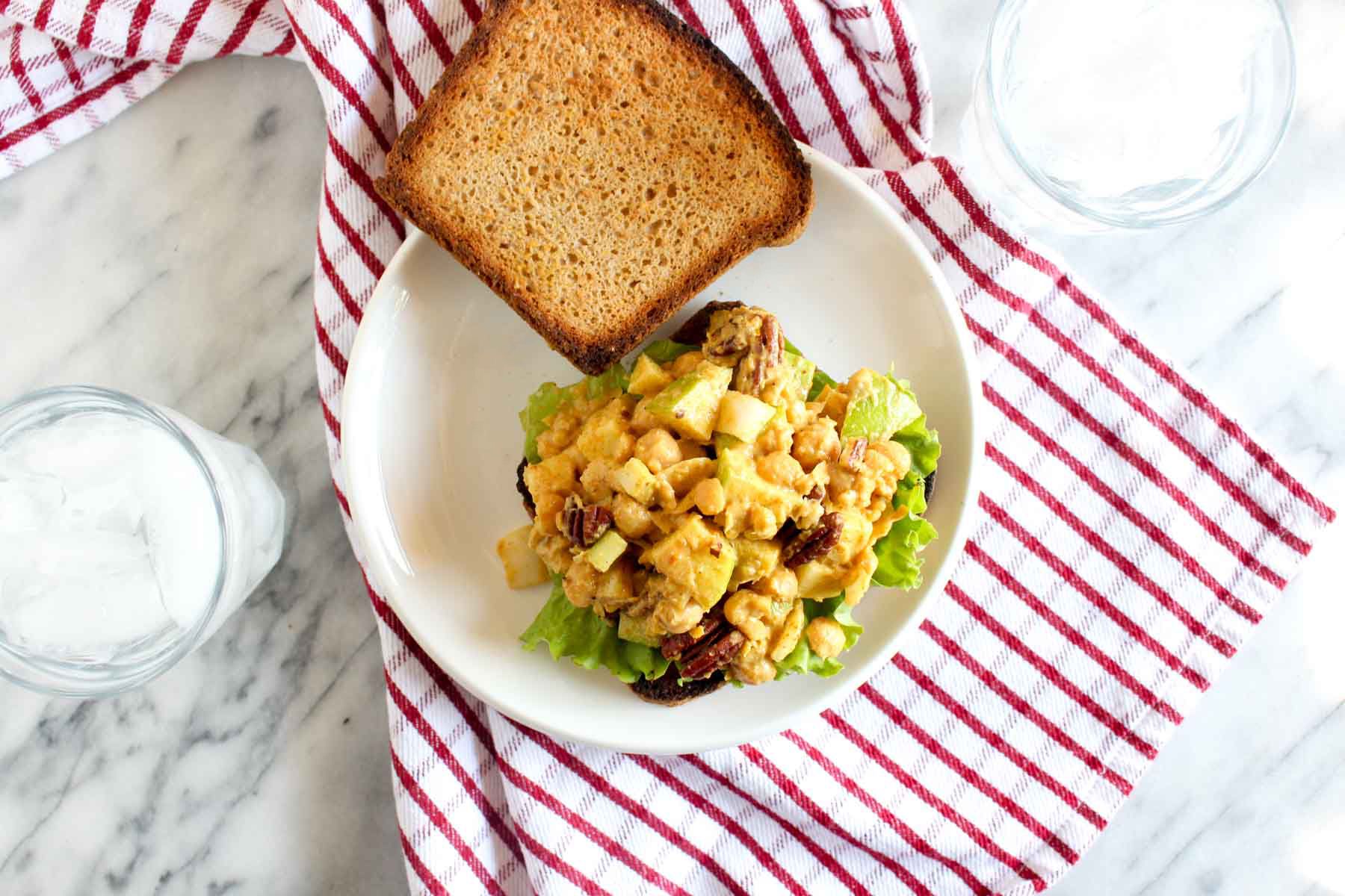 Curry chickpea salad sandwich recipe