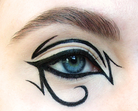 Sharp egyptian inspired eyes