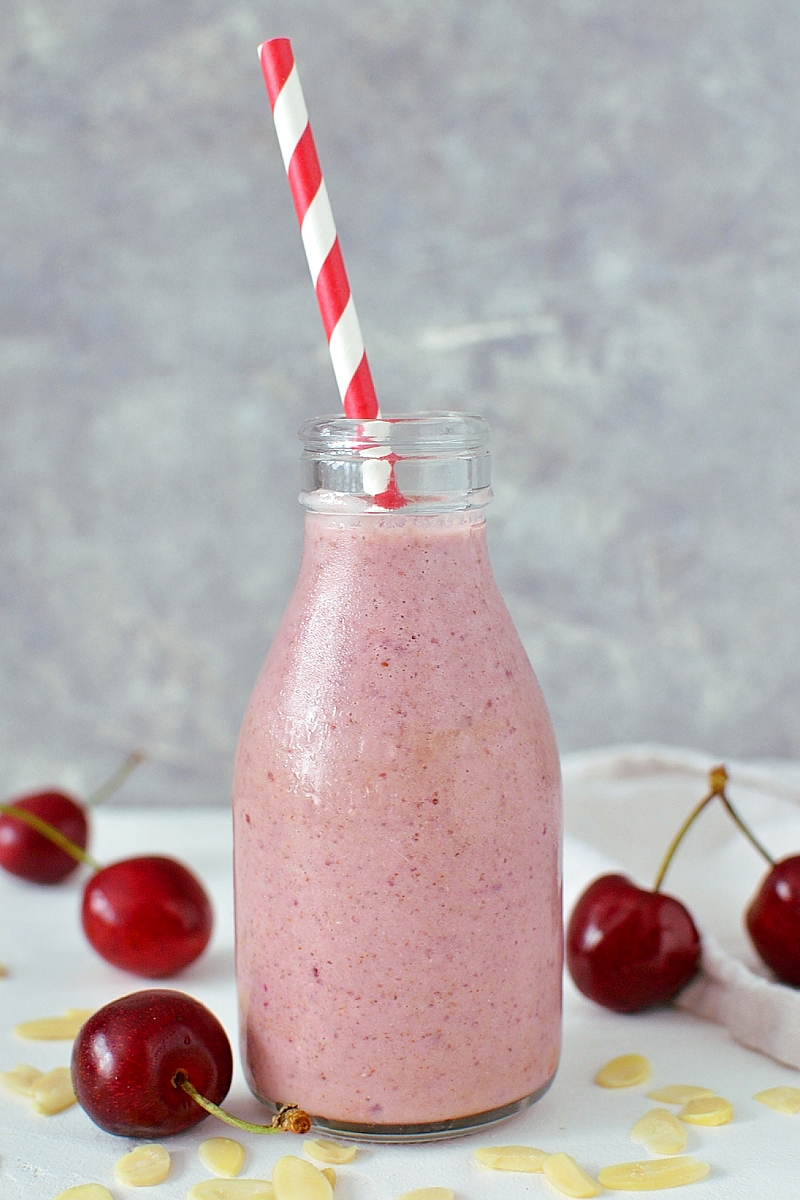 Cherry Bakewell tart smoothie - the classic British tart in healthy smoothie form!