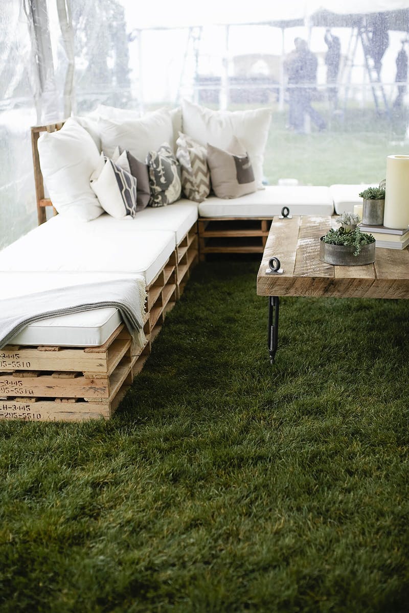Diy outdoor pallet couch